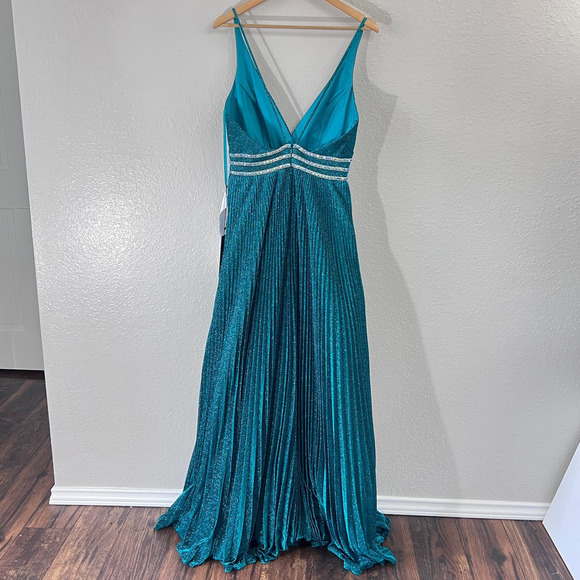 NEW MAC DUGGAL GREEN PLEATED GOWN Size 8 - Picture 5 of 12
